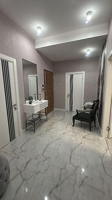 kiraye ev ecemide: İcarəyə verilir 2 otaqlı yeni tikili 107 m², Ağ şəhər q. 1 800 AZN/ay — 8