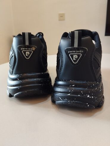 Krasofkalar və idman ayaqqabıları: Pierre Cardin kişi krossovkası – qara rəng, gündəlik və idman — 3