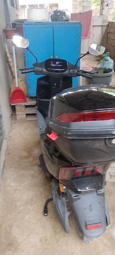 elektirkli scooter: Elektrik skuteri – qara rəng - Şəhərdaxili rahat və səssiz hərəkət — 1