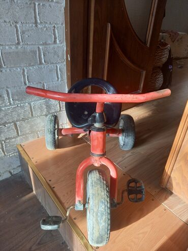 математика 7 класс e derslik: Uşaq üçtəkərli velosipedi - Korpus: möhkəm metal çərçivə, qırmızı