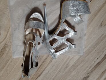 sive cizme na stiklu: Sandals, Perla, 36