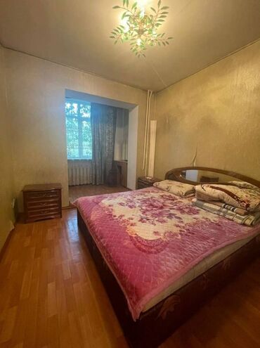 английский квартал квартиры: 3 комнаты, 63 м², Индивидуалка, 3 этаж, Старый ремонт