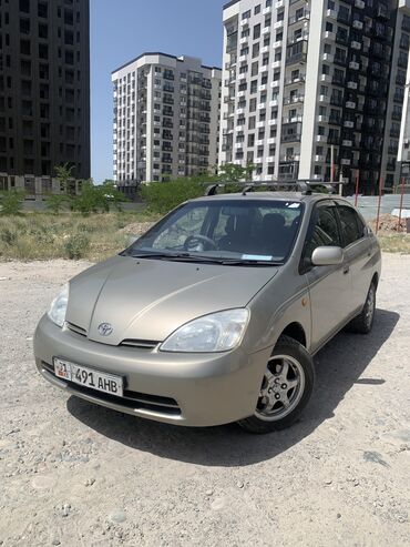 Toyota: Toyota Prius: 2001 г., 1.5 л, Вариатор, Гибрид, Седан