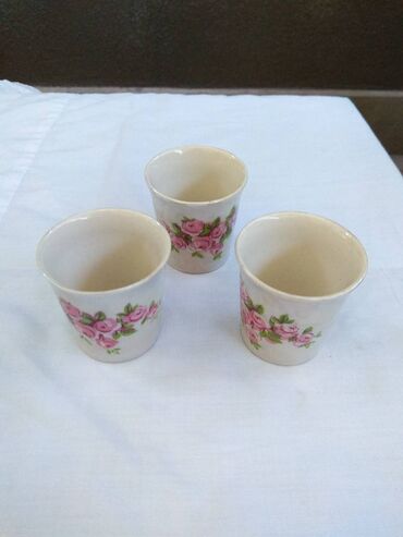 Другие товары для кухни: Продаю: 1. Пивной бокал. Объём 0,5 л. Цена 150 сом; 2. Пивная кружка — 14