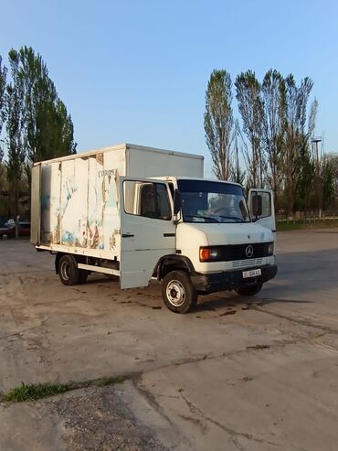 хорошем состояний: Mercedes-Benz : 1991 г., 4 л, Механика, Дизель, Фургон