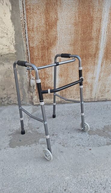 Yerimək üçün arabalar, çəliklər, əsalar, rollatorlar: Topdan və Pərakəndə Anbardan Satiş. Whatsapa gonderin qiymeti oyrenmek — 5