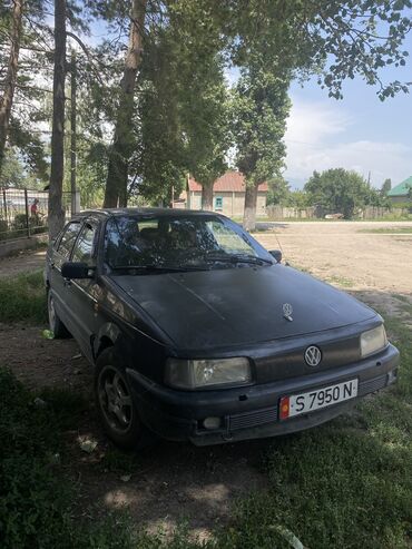 обмен дом на авто: Volkswagen Passat: 1989 г., 1.8 л, Механика, Бензин, Седан