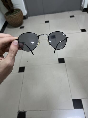 Eynəklər: Gün eynəyi, Calvin Klein, Yeni