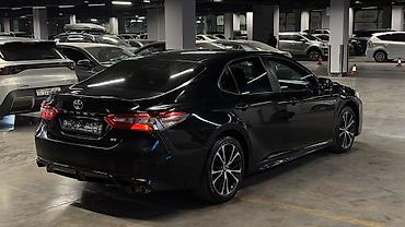 2 8: Toyota Camry: 2018 г., 2.5 л, Автомат, Бензин, Седан — 4