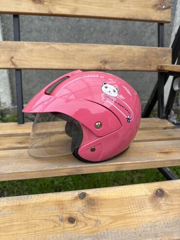 шлемы детские: Продаю детский мотошлем, состояние как новый,находится в Ак-Оргоо