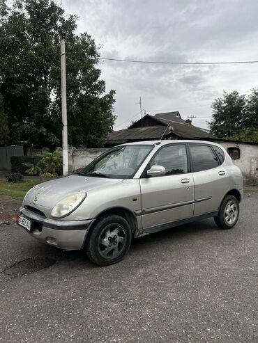 тойота хайер: Daihatsu Sirion: 2000 г., 1 л, Автомат, Бензин, Хэтчбэк