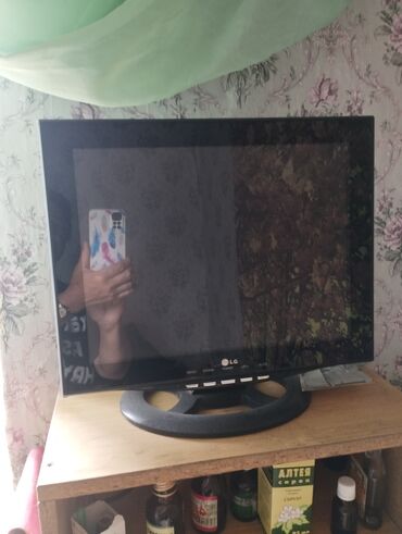 маленький телевизор на кухню с wi fi: Телевизор с ресивером,экран маленький,показывает отлично,отдам вместе