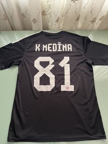 Samokatlar: Qarabag oyuncusunun formasi 
Kevin Medina 
Original