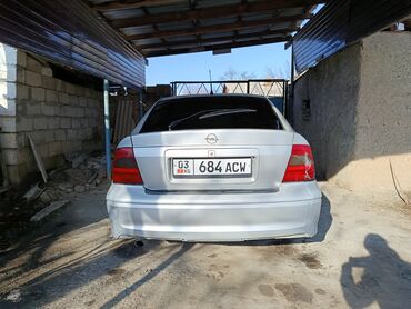 Opel: Opel Vectra: 2000 г., 1.8 л, Механика, Бензин, Седан — 4