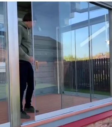 Plastik qapılar: Plastik Şəbəkəli Pəncərələr Plastik və Alüminium Qapı Pəncərə — 26