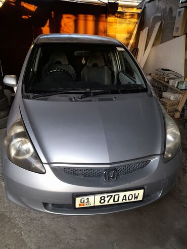 Honda: Продаю хонда фит 2005 г
1.3 объем двиг
хороший состояние