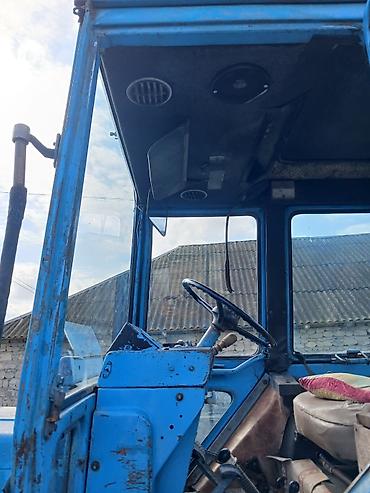 avtomobil satisi vakansiya: Kənd təsərrüfatı işləri üçün traktor. Mavi rəngli, qapalı kabinli — 10