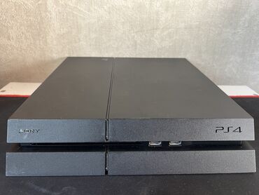 купить сони плейстейшен 3: Продаю игровую приставку PS4 fat.Работает идеально,тихая,не