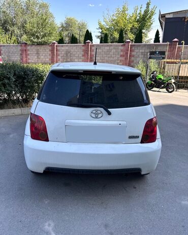 продаю машину или меняю на квартиру: Toyota ist: 2003 г., 1.3 л, Автомат, Бензин, Хэтчбэк