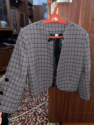 кожаный костюм: Костюм с юбкой, Модель юбки: Карандаш, Миди, Пиджак, Made in KG, S (EU 36)