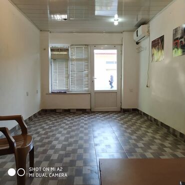 Kirayə otaqlar: Abyekt icarəyə verilir Yol qırağı gediş gəlişli yerdədir kafe üçün