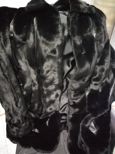 zenske jakne za prolece: Crna bunda, neki veci model. Dobijena na poklon iz Nemacke