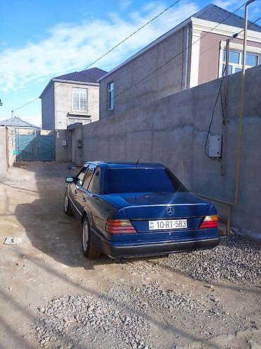 samsung e300: Mercedes-Benz E 300: 3 l | 1992 il Sedan — 2