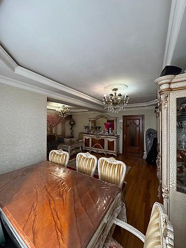 berde kiraye: 3 otaqlı mənzil – geniş zal, ayrıca mətbəx və uşaq otağı - Zal: taxta — 8
