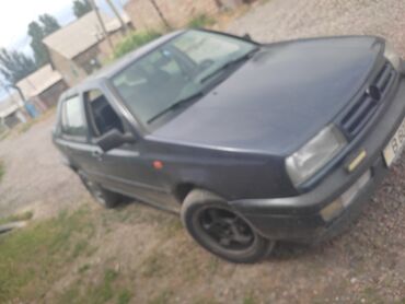 машына венто: Volkswagen Vento: 1993 г., 1.6 л, Механика, Бензин, Седан