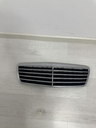 Решетки радиатора: Решетка радиатора Mercedes-Benz 1998 г. — 2