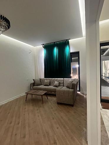 ismayilli qalaciq kəndi: ( İsti Hovuzlu). Bu həyət evi İsmayıllı rayonunda Küpüc dagının — 3