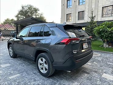 Toyota RAV4: 2021 г., 2.5 л, Вариатор, Гибрид, Кроссовер