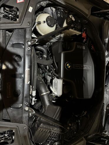 Sbor motorlar və silindr başlıqları: BMW 528, 2 l, Benzin, 2015 il — 3