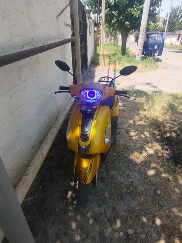 запчасти для мотоцикла: Mopedimi iPhone ilə barter edirəm zig zag (sənede 50cc) yığılib 80cc