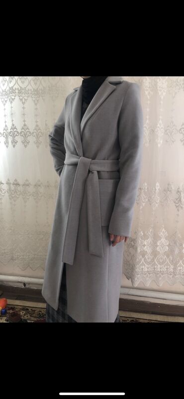 Продаю срочно

Торг уместен
новое пальто,натуральный кашемир. Турция