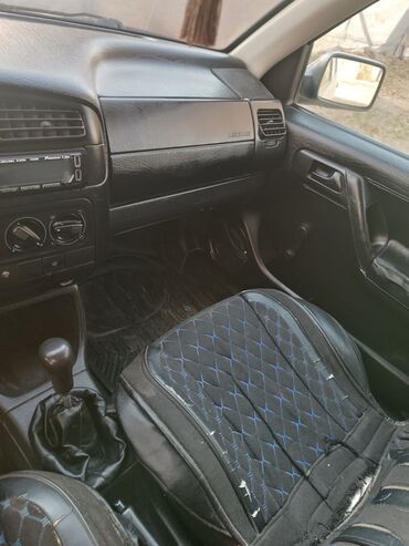 Volkswagen: Volkswagen Golf GTI: 1996 г., 2 л, Механика, Бензин, Хэтчбэк — 5