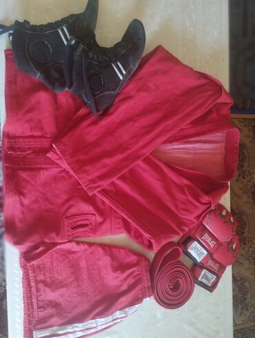 спортивный шорты: Спортивный костюм цвет - Красный