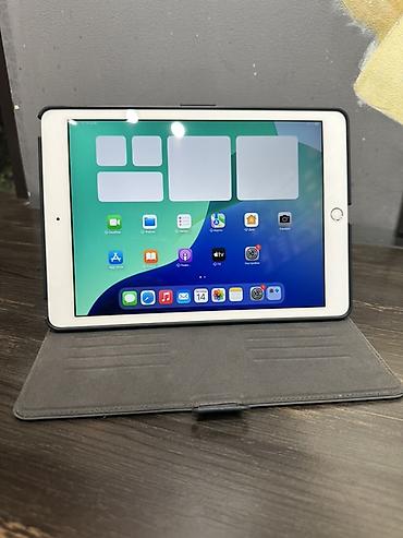 Планшеты: Планшет, Apple, память 32 ГБ, 10" - 11", Wi-Fi, Б/у, Классический цвет - Серебристый — 2