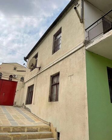 razin həyət evi: Bakıxanov qəs. 6 otaqlı, 200 kv. m, Orta təmir