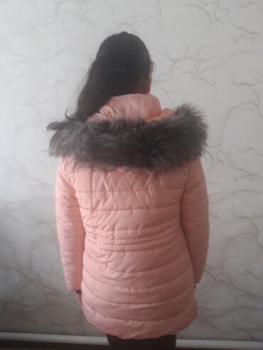 продаю зимняя куртка: Пальто, По колено, С капюшоном, S (EU 36)