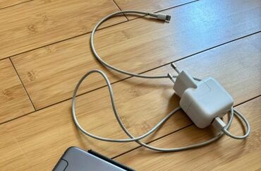 adapter başlığı: Adapter Apple, 12 Vt, İşlənmiş