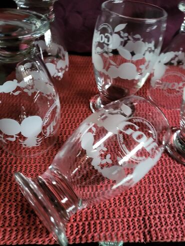 Čaše: Case nove golf sa stopom univerzalne. Komada 6 u ceni — 9