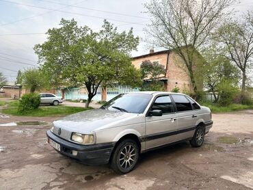купить авто кыргызстан: Volkswagen Passat: 1988 г., 1.8 л, Механика, Бензин, Седан