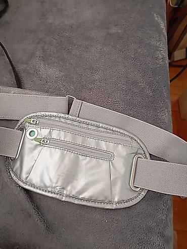 Putni koferi i torbe: Set torbi i tašni – više modela - Elegantna crna tašnica sa metalnim — 10