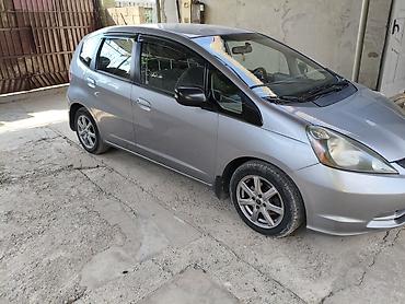 Транспорт: Honda Fit: 2010 г., Автомат, Бензин, Хэтчбэк — 2