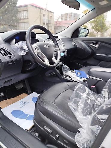 Hyundai: Hyundai ix35: 2.4 l | 2012 il Krossover — 14