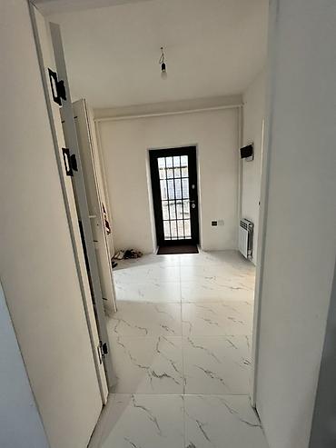 Продажа коттеджей и домов: Сдается одно комнатный дом с просторным участком без хозяина В доме — 3