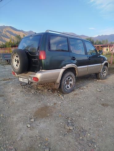 Унаа сатуу: Nissan Terrano II: 1996 г., 2.4 л, Кол менен иштөөчү, Бензин, Жол тандабас — 3