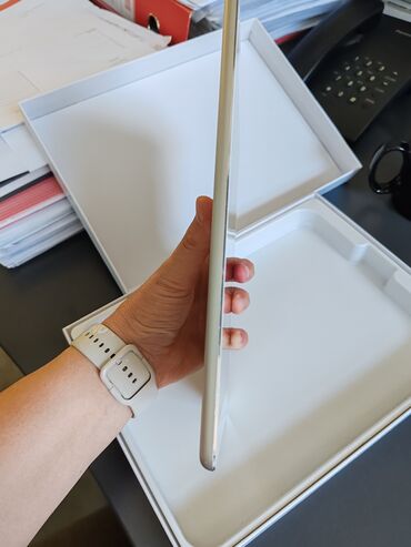 Tableti: HITNOOOoooo Ipad Air 16gb memorije IOS 12 savršen za surfovanje — 2
