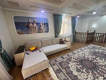 Продажа коттеджей и домов: Просторный двухэтажный дом с ухоженным зеленым участком. - — 50